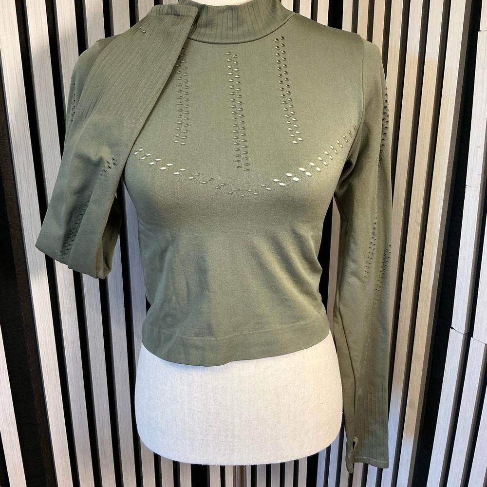 Olive Green Old Navy Active Women's Top, Sz Med